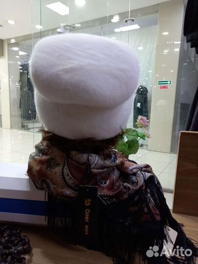 Шапка норковая новая белая