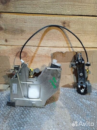 Замок двери задний правый Ford Tourneo Connect 1.8