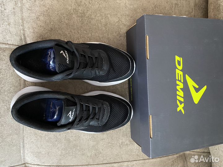 Кроссовки demix 39