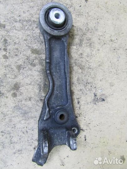 Рычаг передний поперечный нижний (прямой) правый
