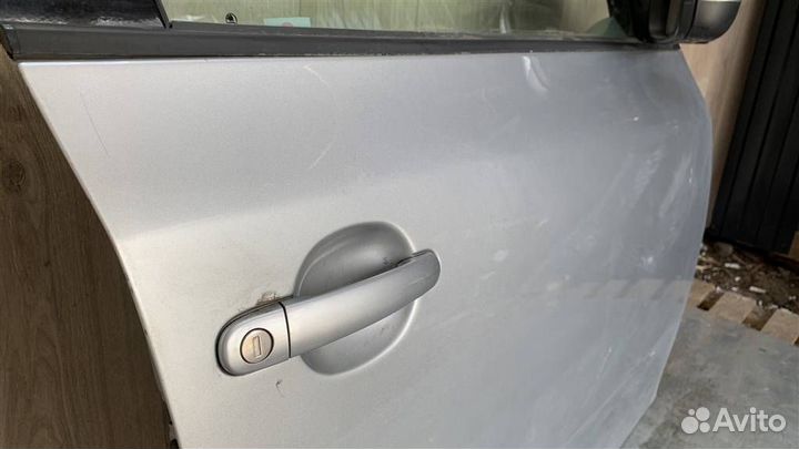 Замок двери передней правой от Skoda Fabia 2007-2