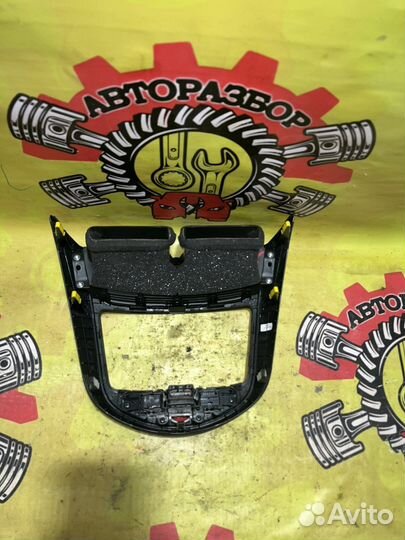 Рамка магнитолы Hyundai Solaris 1