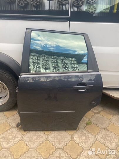 Задняя левая дверь Ford C-max 07-12 4377