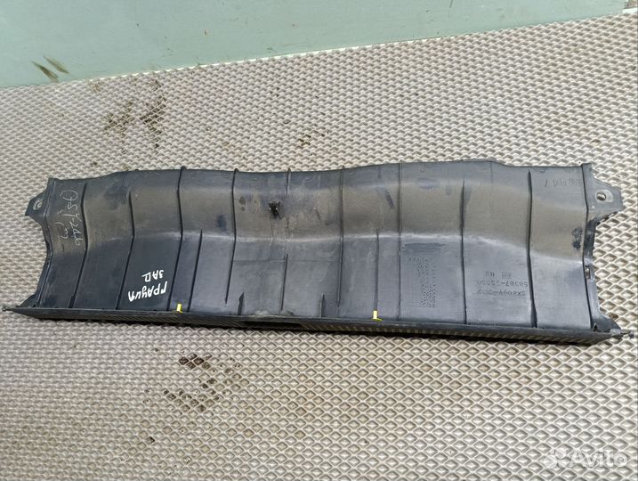 Накладка задней панели багажника Камри gracia