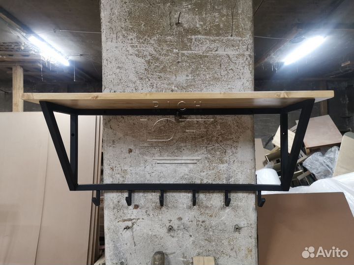 Вешалка настенная металлическая