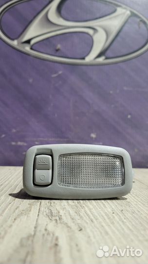 Плафон Подсветка фонарь салона Hyundai IX35 Лев