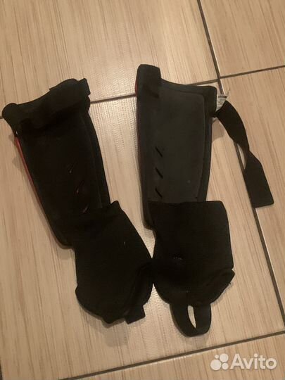 Щитки футбольные Nike