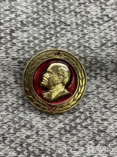 Значок времен СССР - Владимир Ильич Ленин