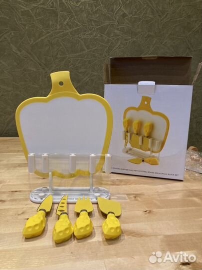 Набор ножи и разделочная доска из Финляндии