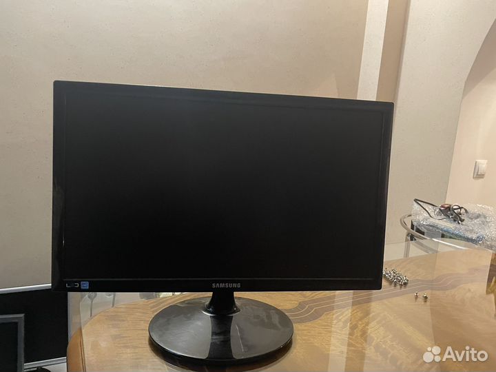 Монитор Samsung 20 дюймов