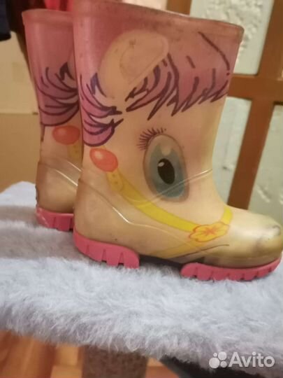 Резиновые сапоги для девочки 24,26,31 размеры