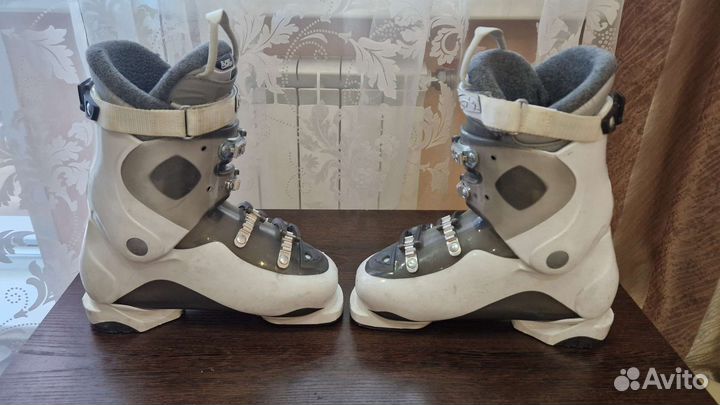 Горнолыжные ботинки