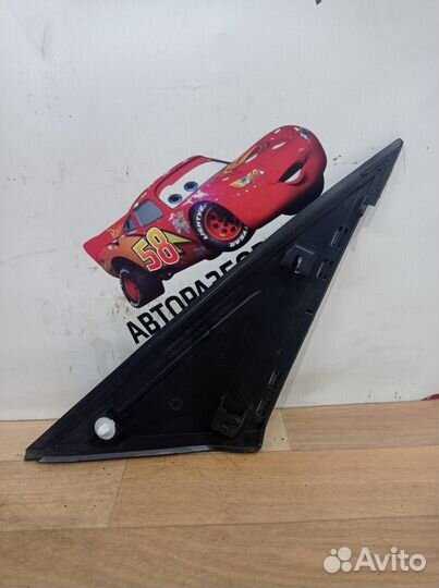 Накладка крыла (уголок зеркала) переднего левая