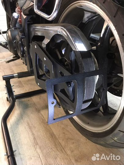 Кронштейн боковой сумки и номера Yamaha Raider