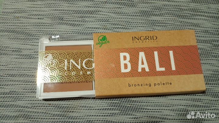 Тени, румяна и хайлайтер