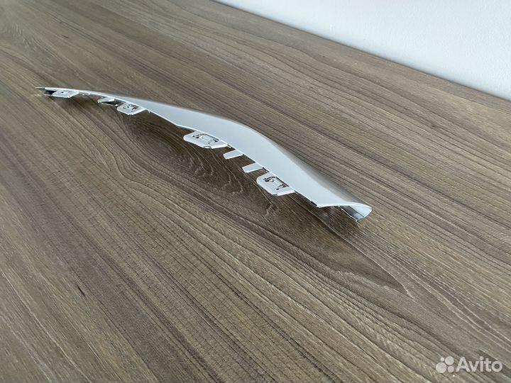 Правый молдинг бампера Mercedes W205 рест