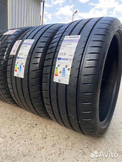 Michelin Pilot Sport 4 S 275/35 R20 и 285/35 R20 104Y