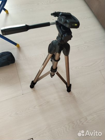 Тринога для телефона