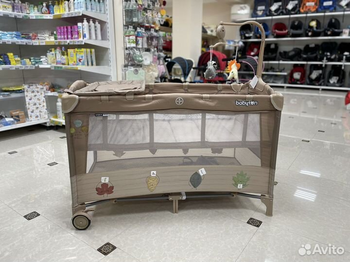 Манеж кровать с мобилем и пеленальным столиком