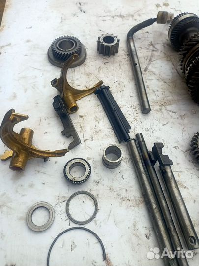 Внутренности Коробки передач МКПП Peugeot 408 1.6