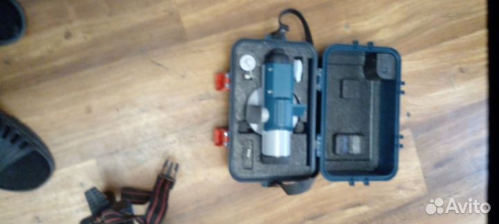 Продам оптицеский нивелир