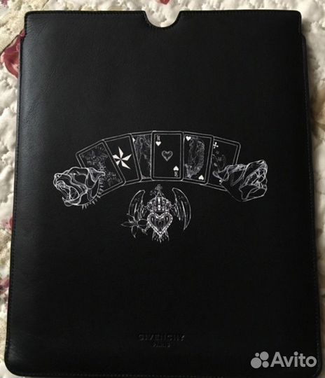 Оиргинальный чехол дл iPad givenchy