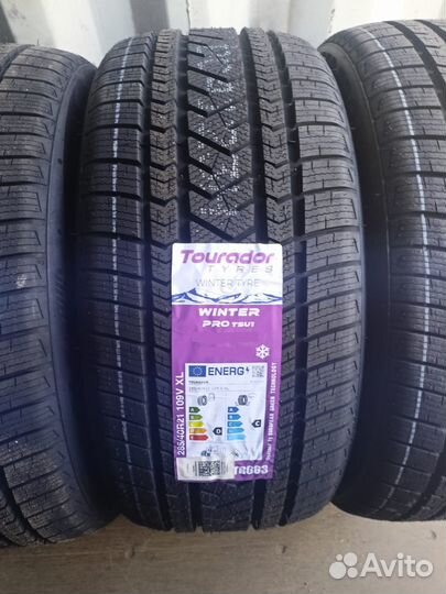 Tourador Winter Pro TSU1 285/40 R21 и 315/35 R21 106V