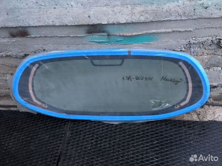 Стекло заднее Mitsubishi Colt