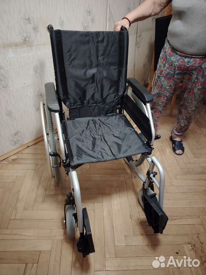 Инвалидная коляска новая