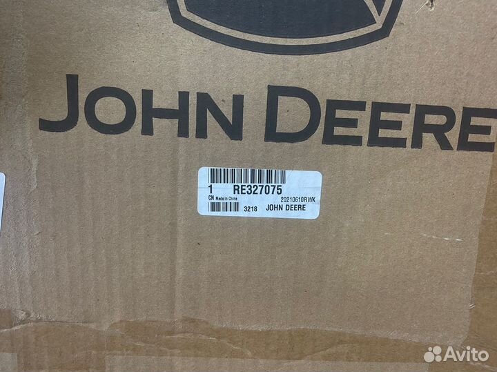 Джон Дир RE327075 радиатор 7830 John Deere