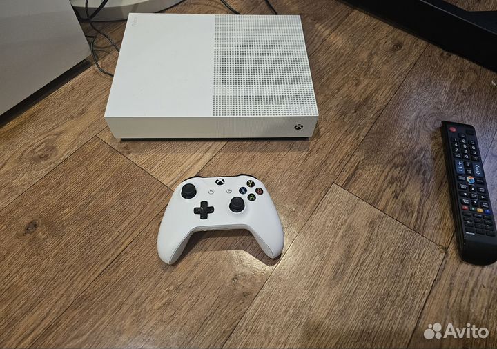 Xbox One s 1tb с играми