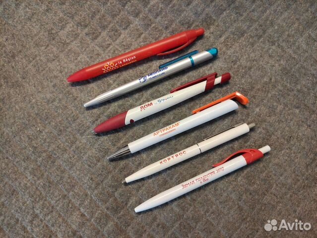 Шариковые ручки с надписями и логотипами
