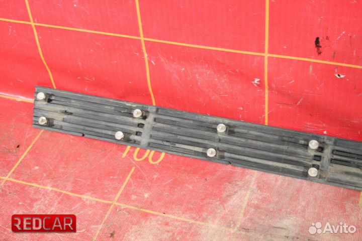 Накладка подножки прав Toyota Land Cruiser 200 (15