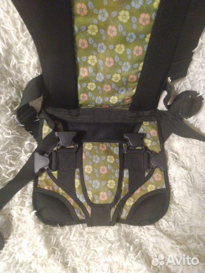 Бескаркасное детское автомобильное кресло