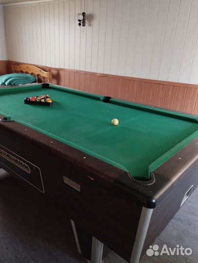 Бильярдный стол