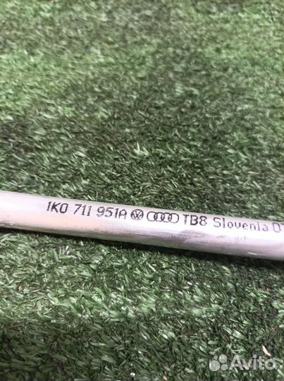 Трос стояночного тормоза VW Jetta 2005-2011