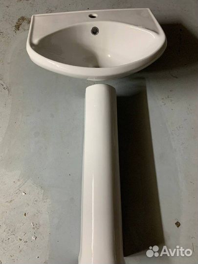 Раковина с пъедесталом gustavsberg