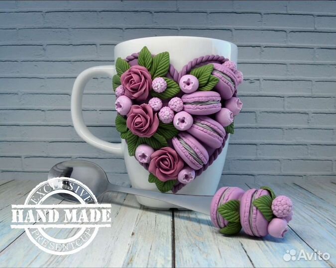 Кружка и чайная ложечка с декором из полимерной гл