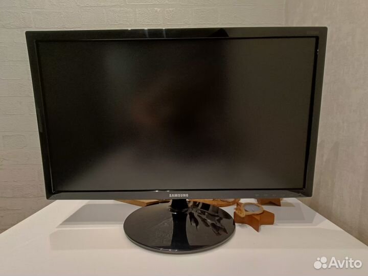 Монитор samsung s24d300h