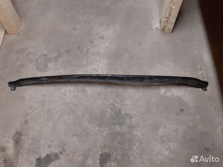 Усилитель переднего бампера Volkswagen Golf 6