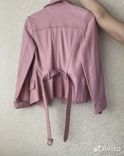 Кожаная куртка розовая