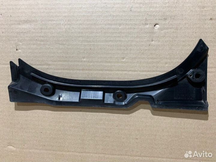 Защитный кожух правый Audi A8 D4 4H long CGW 2011