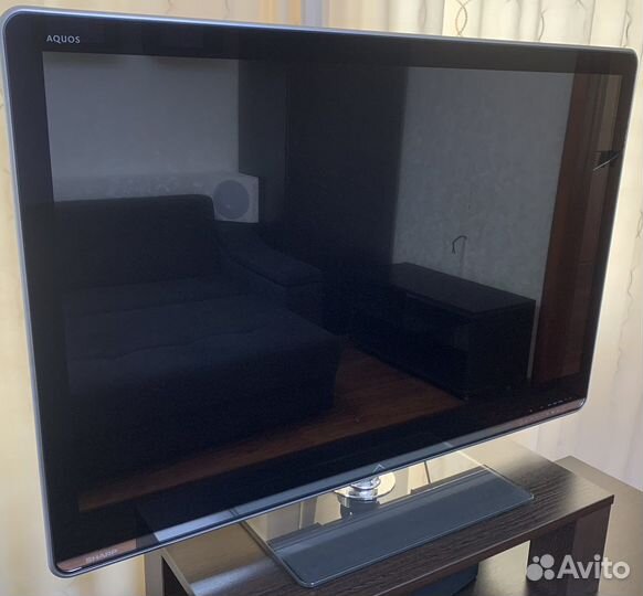 Телевизор Sharp LC-52LE820E