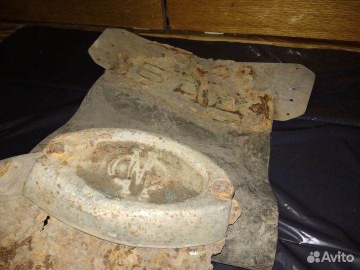 Знак М бампера от авто, бутылки СССР