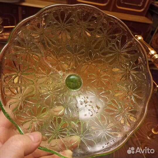 Антикварная ваза для фруктов на ножке