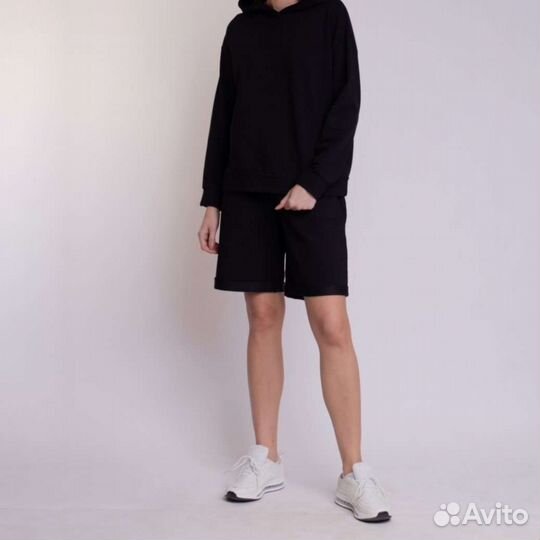 Шорты черные новые