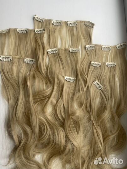 Волосы на заколках