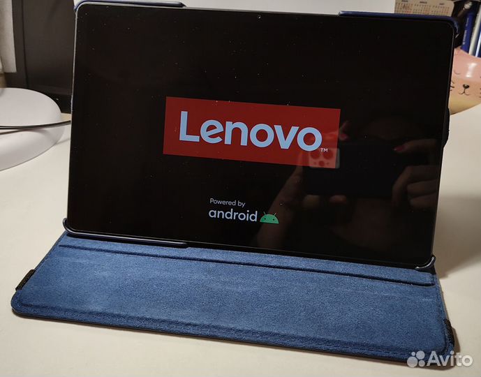 Планшет Lenovo Tab P11 в чехле