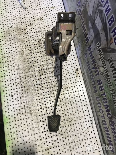 Педаль тормоза Hyundai Grand Starex Н1