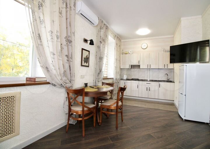 2-к. квартира, 55 м², 2/4 эт.